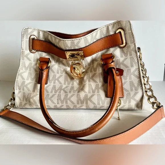 Michael Kors | Lock and Key Good Condition Purse - Picture 6 of 15